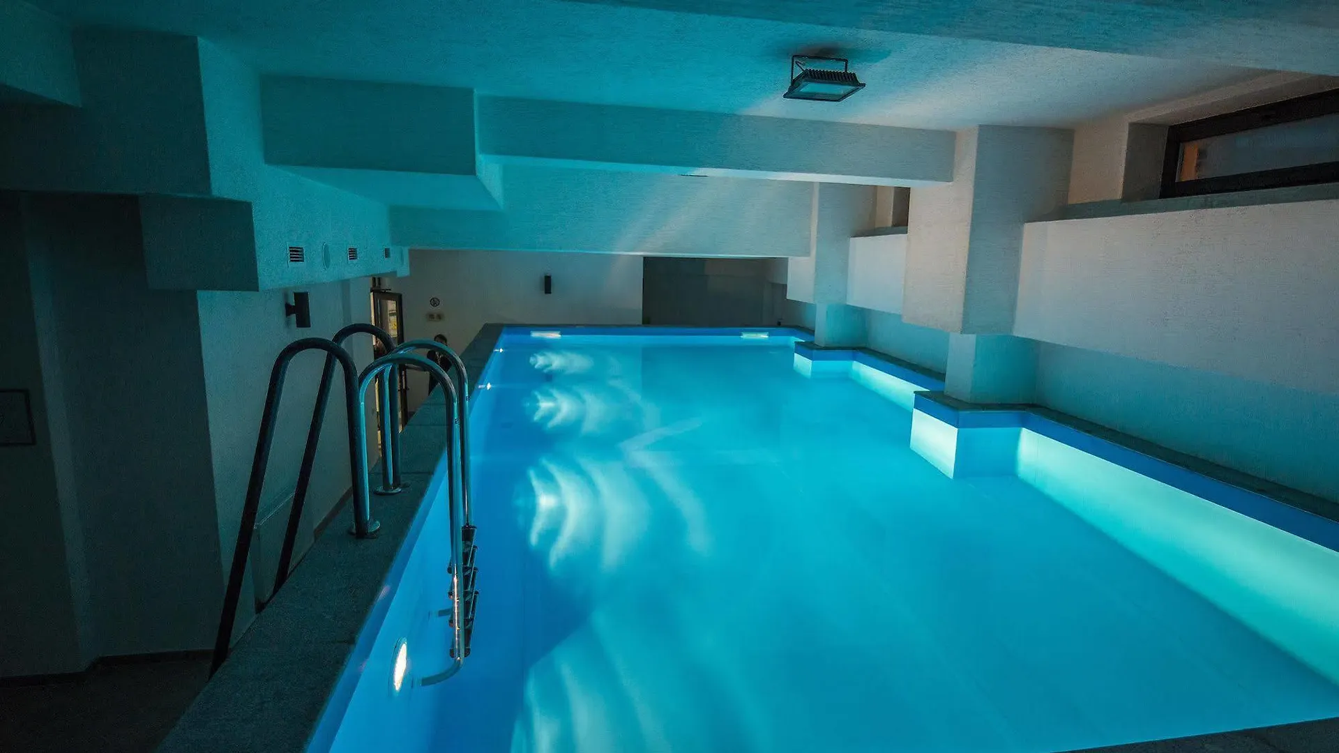 Tbilisi Inn 4*,