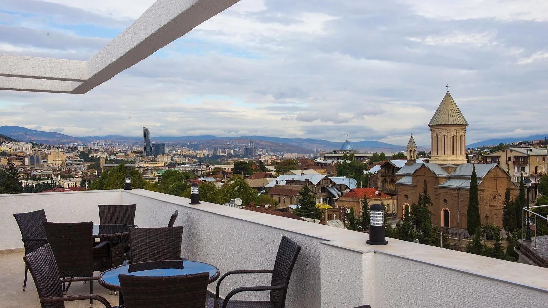 Tbilisi Inn 4*,