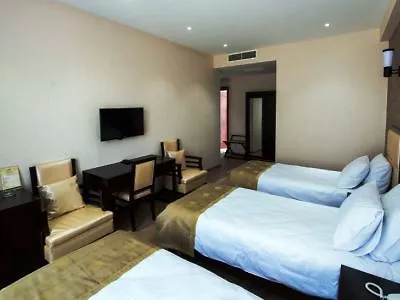 Tbilisi Inn מלון